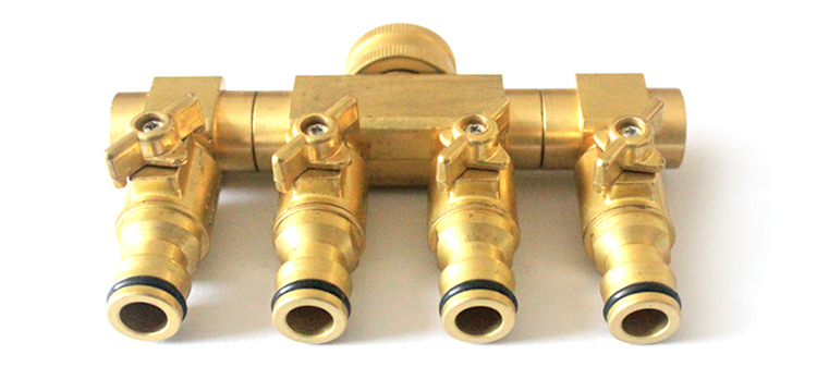 Duty برنج 4 Way Hose Manifold Hose Pipe Adapter